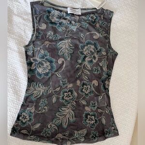 Pepper mayo Sheer Floral Sleeveless Top